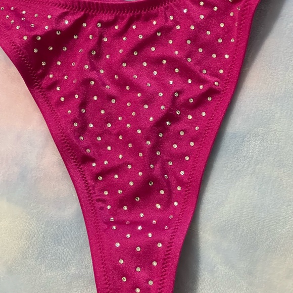 NEW X-LARGE VICTORIA’S SECRET SWIM Shine Strap Bombshell PLUS FREE TOWEL - Picture 9 of 16